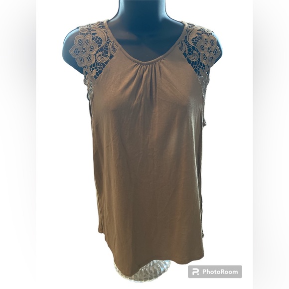 H&M Lace Shoulder Sleeveless 2 Tops Bundle. Size Small. - Picture 4 of 9